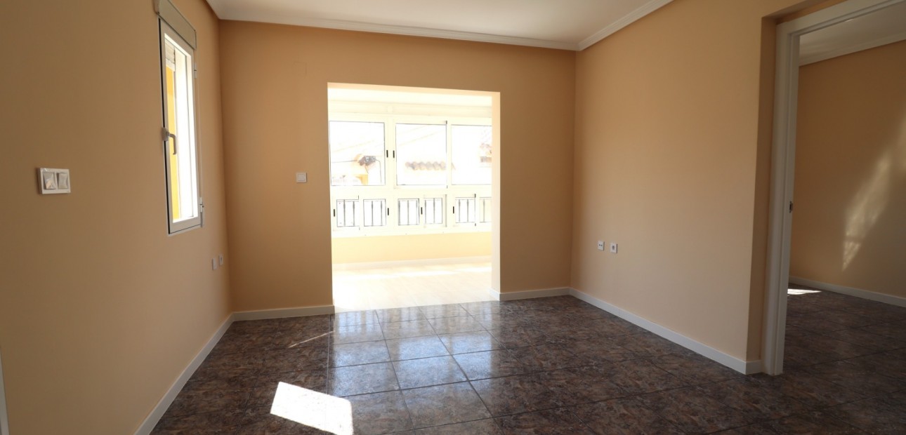 Venta - Apartamento / piso -
Orihuela Costa - Punta Prima