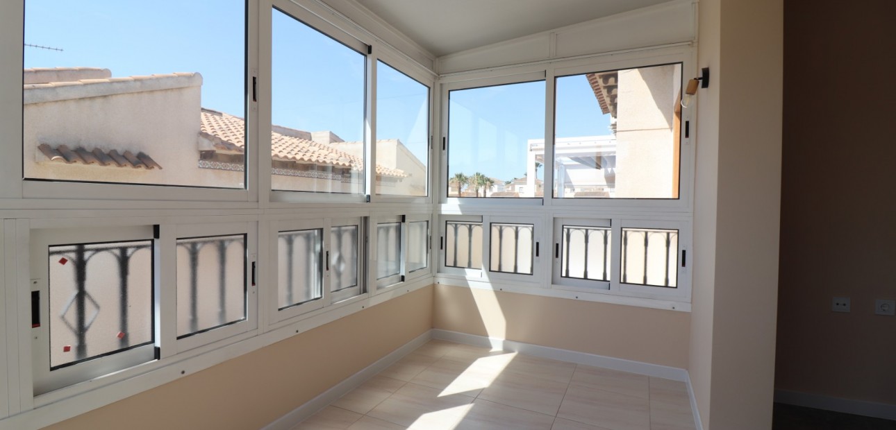 Venta - Apartamento / piso -
Orihuela Costa - Punta Prima