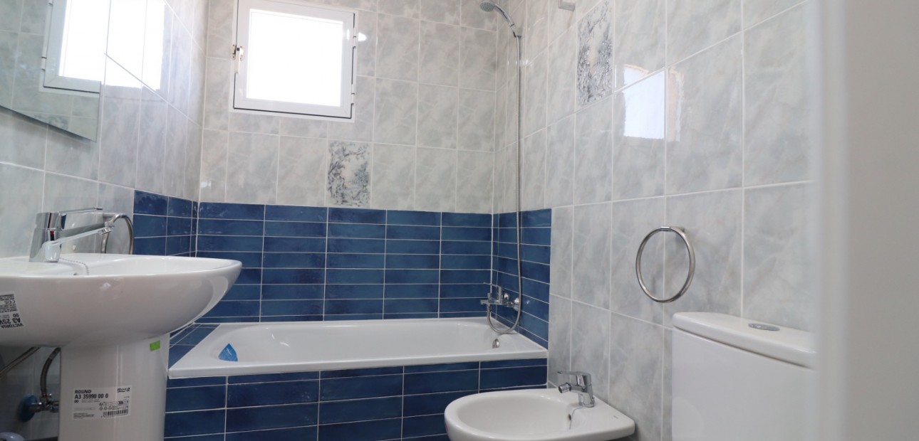 Venta - Apartamento / piso -
Orihuela Costa - Punta Prima