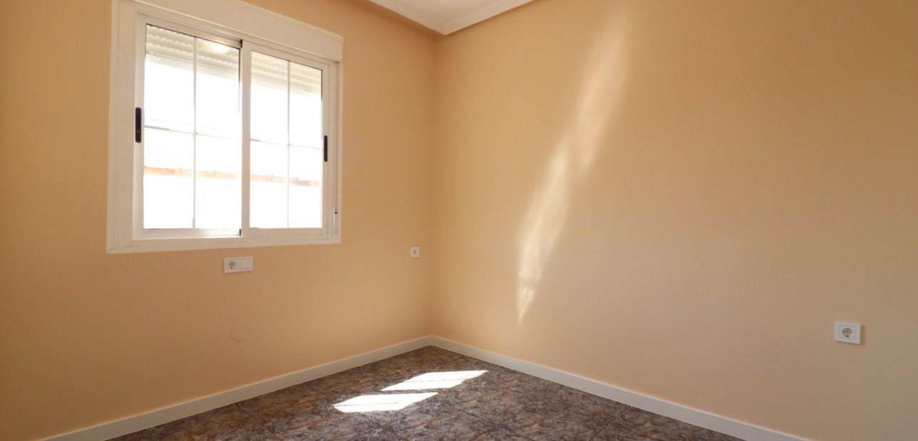 Venta - Apartamento / piso -
Orihuela Costa - Punta Prima