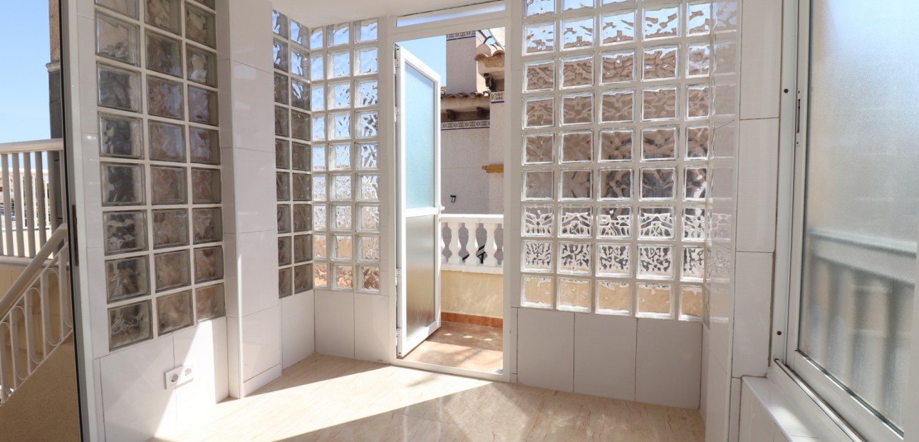 Venta - Apartamento / piso -
Orihuela Costa - Punta Prima