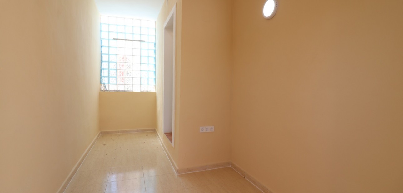 Venta - Apartamento / piso -
Orihuela Costa - Punta Prima