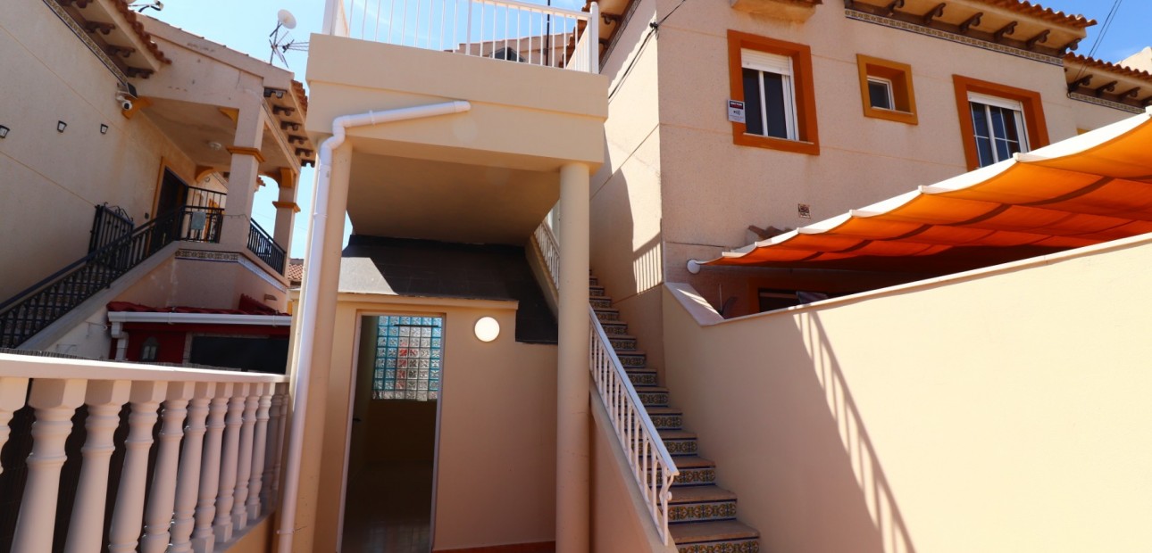 Venta - Apartamento / piso -
Orihuela Costa - Punta Prima