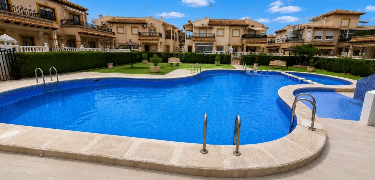 Venta - Apartamento / piso -
Orihuela Costa - Punta Prima