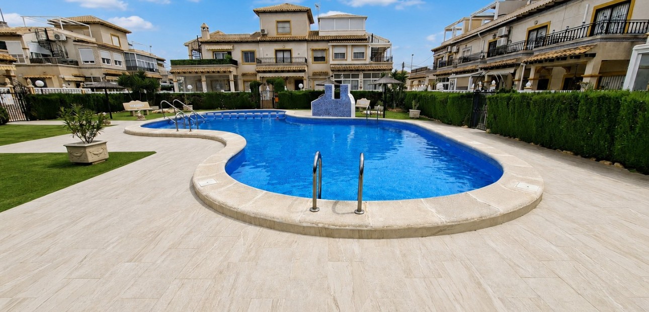 Venta - Apartamento / piso -
Orihuela Costa - Punta Prima