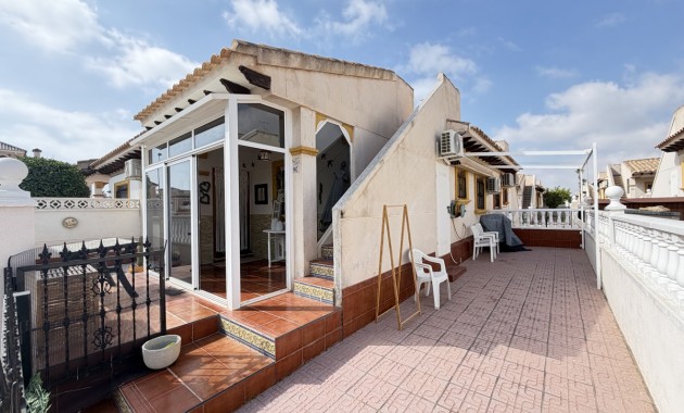 Venta - Bungalow -
Orihuela Costa - La Zenia