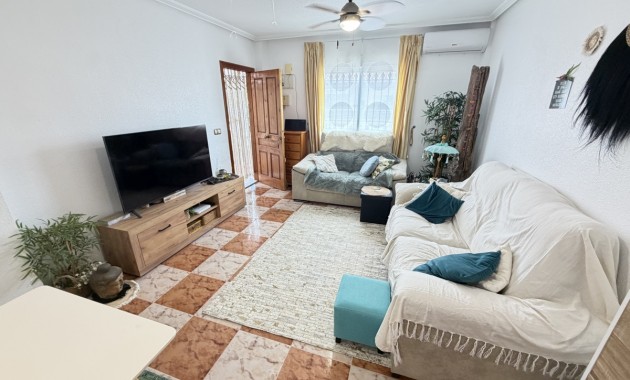 Venta - Bungalow -
Orihuela Costa - La Zenia