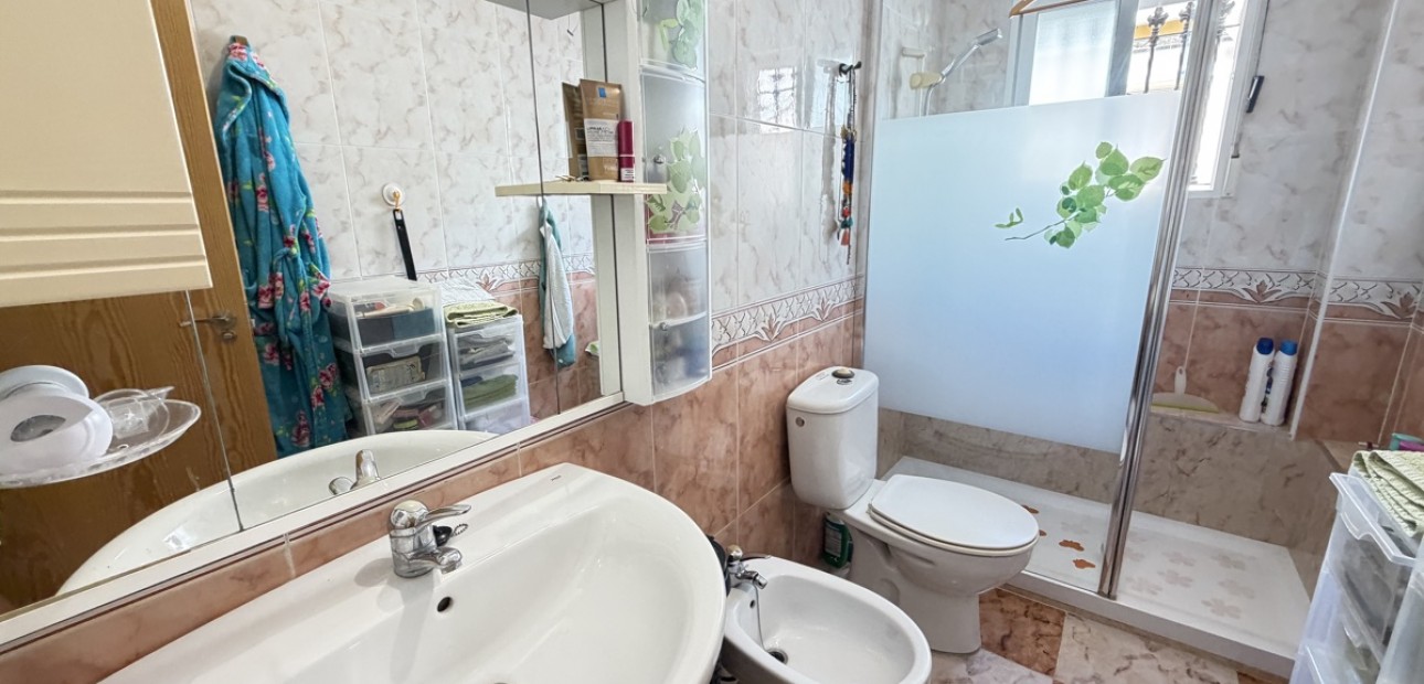 Venta - Bungalow -
Orihuela Costa - La Zenia