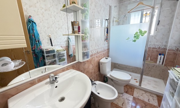 Venta - Bungalow -
Orihuela Costa - La Zenia