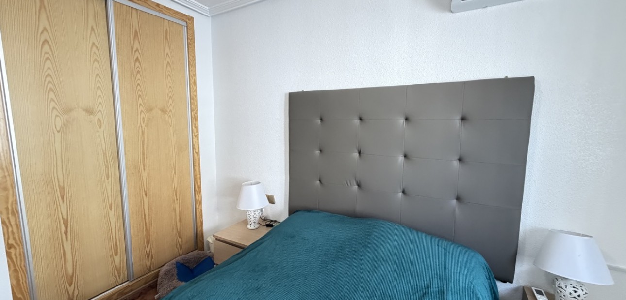 Venta - Bungalow -
Orihuela Costa - La Zenia