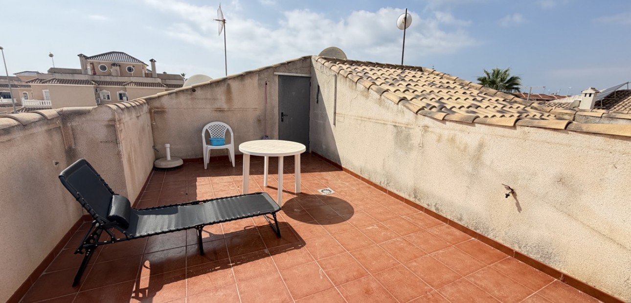 Venta - Bungalow -
Orihuela Costa - La Zenia