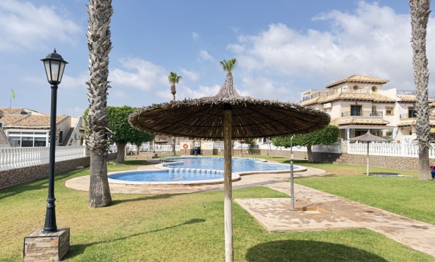 Venta - Bungalow -
Orihuela Costa - La Zenia