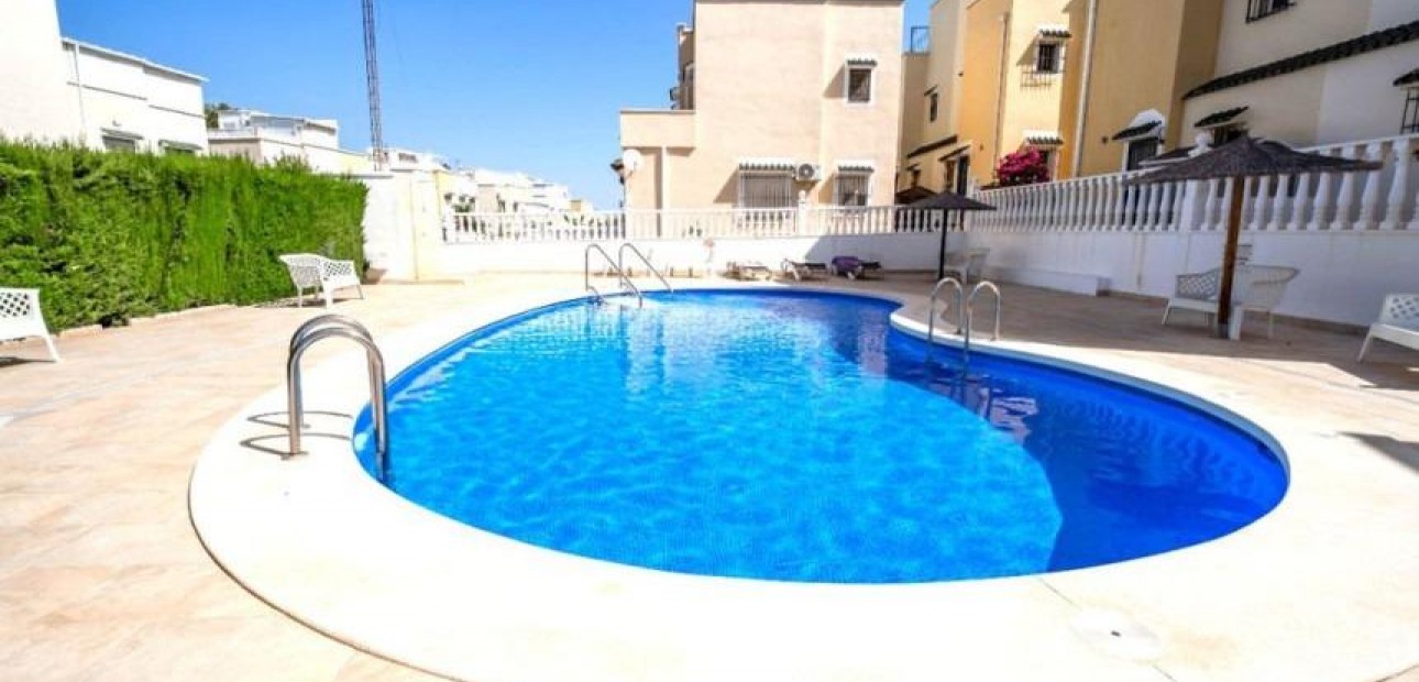 Venta - Terraced house -
Orihuela Costa - La Florida