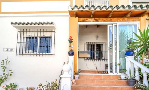 Venta - Terraced house -
Orihuela Costa - La Florida