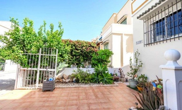 Venta - Terraced house -
Orihuela Costa - La Florida