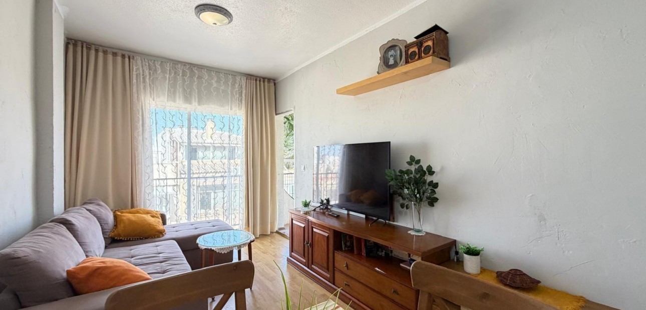 Herverkoop - Appartement / flat -
Torrevieja - Estacion de autobuses