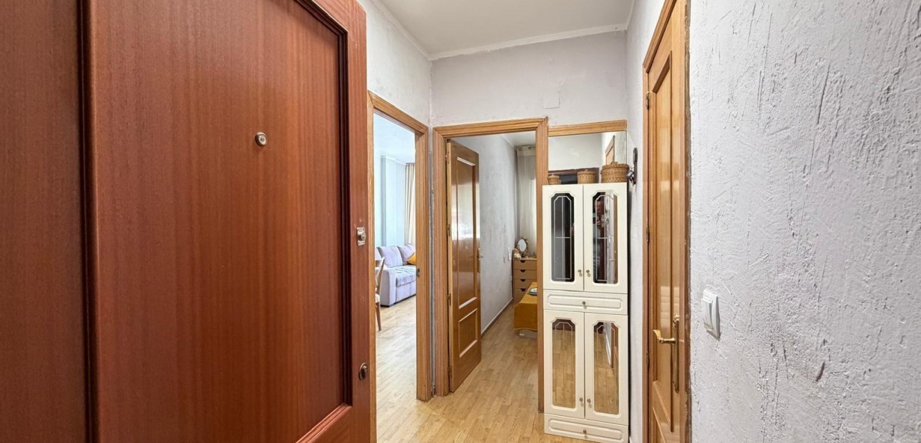 Herverkoop - Appartement / flat -
Torrevieja - Estacion de autobuses