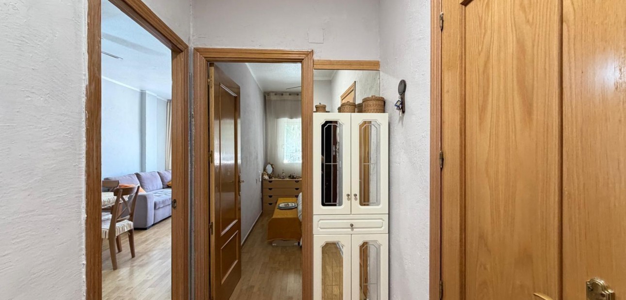 Herverkoop - Appartement / flat -
Torrevieja - Estacion de autobuses