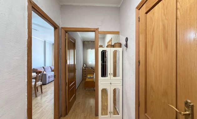 Herverkoop - Appartement / flat -
Torrevieja - Estacion de autobuses