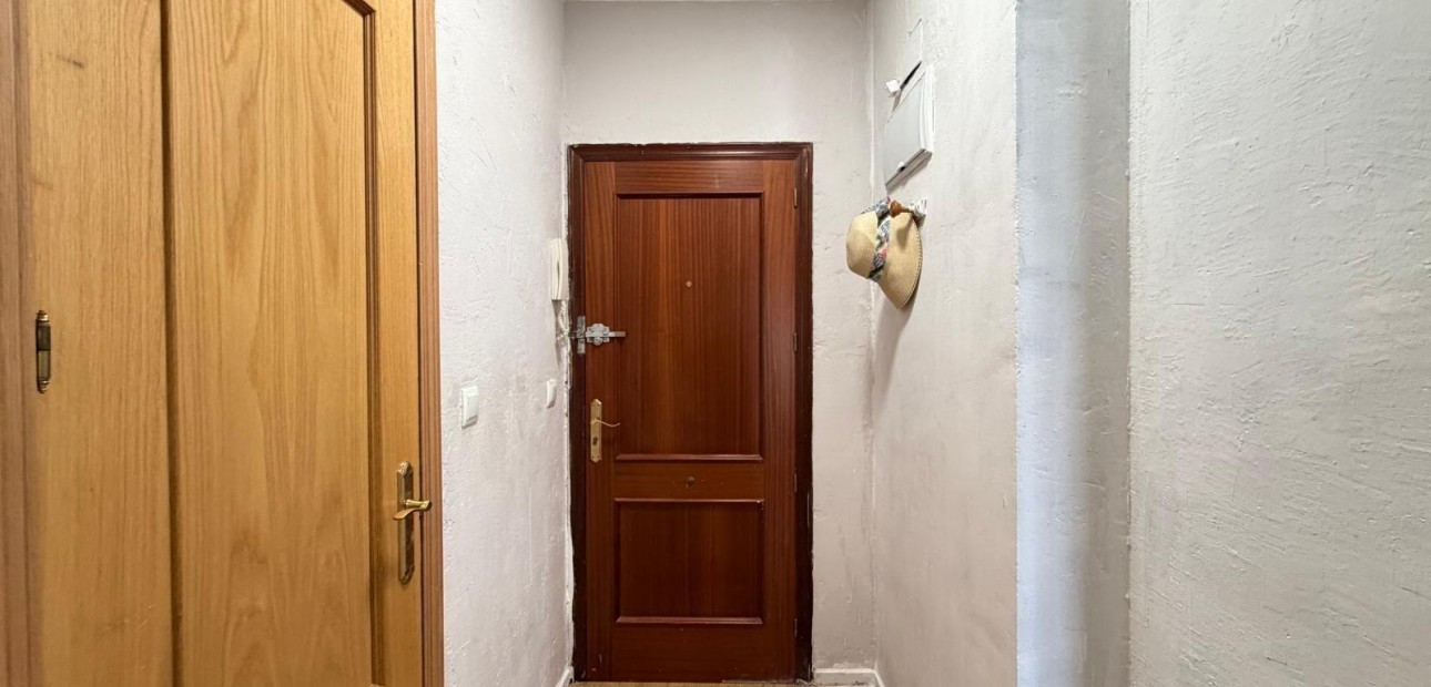 Herverkoop - Appartement / flat -
Torrevieja - Estacion de autobuses