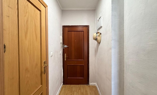Herverkoop - Appartement / flat -
Torrevieja - Estacion de autobuses
