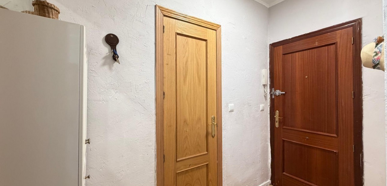 Herverkoop - Appartement / flat -
Torrevieja - Estacion de autobuses