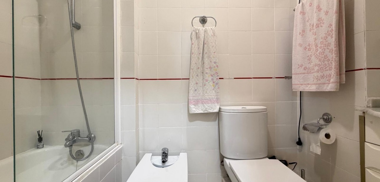 Herverkoop - Appartement / flat -
Torrevieja - Estacion de autobuses
