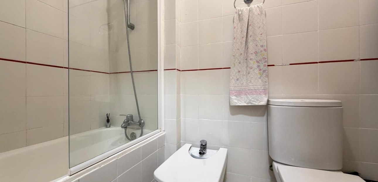 Herverkoop - Appartement / flat -
Torrevieja - Estacion de autobuses
