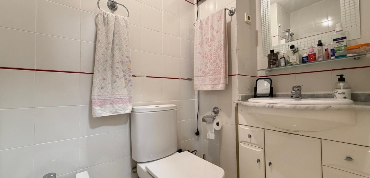 Herverkoop - Appartement / flat -
Torrevieja - Estacion de autobuses