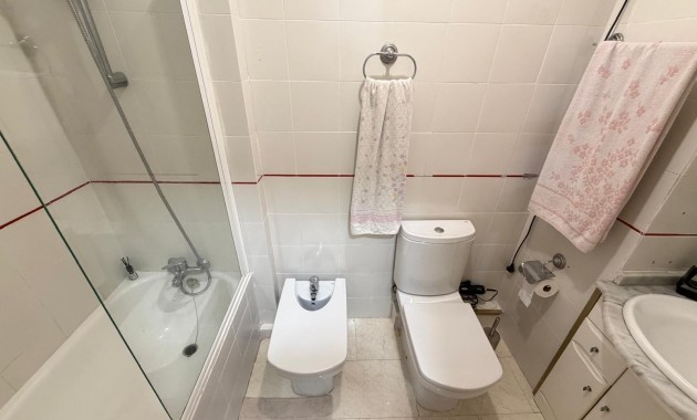 Herverkoop - Appartement / flat -
Torrevieja - Estacion de autobuses