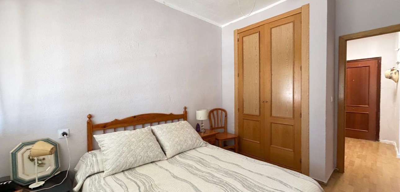 Herverkoop - Appartement / flat -
Torrevieja - Estacion de autobuses