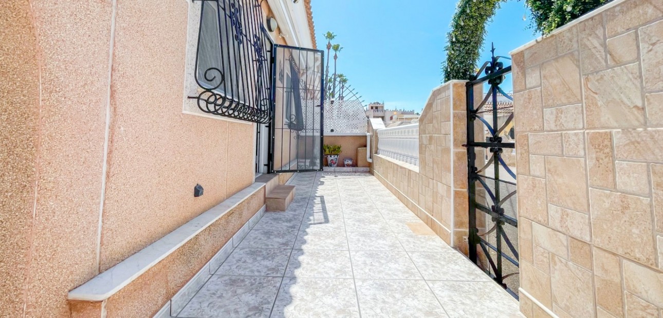 Venta - Bungalow -
Los Alcázares - Los Narejos