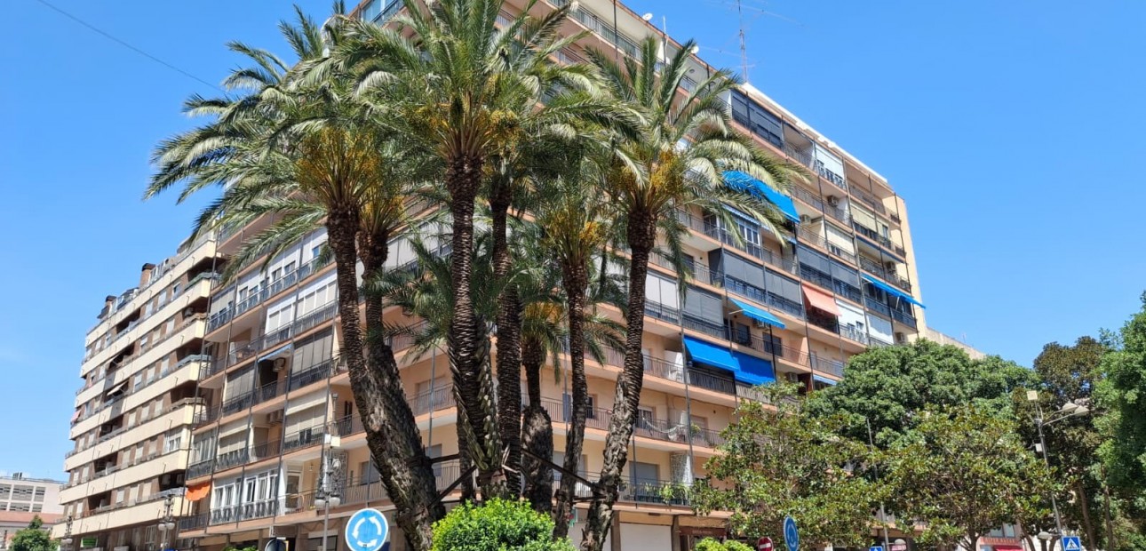 Venta - Apartamento / piso -
Orihuela - Zona Centro