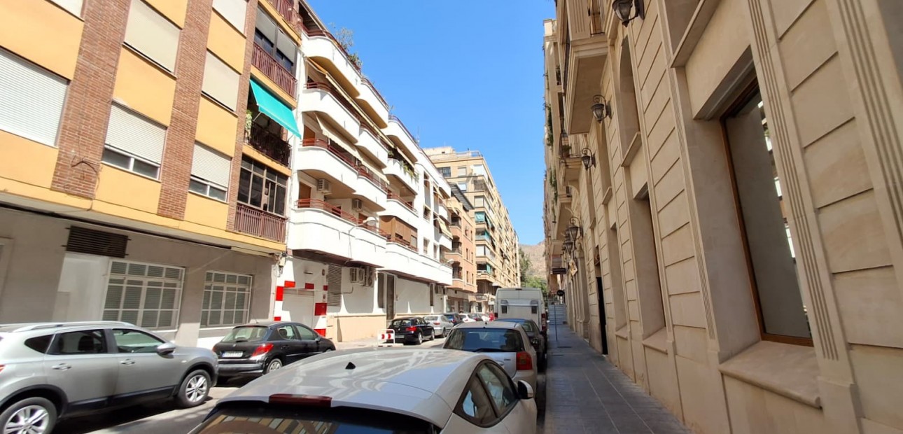 Venta - Apartamento / piso -
Orihuela - Zona Centro
