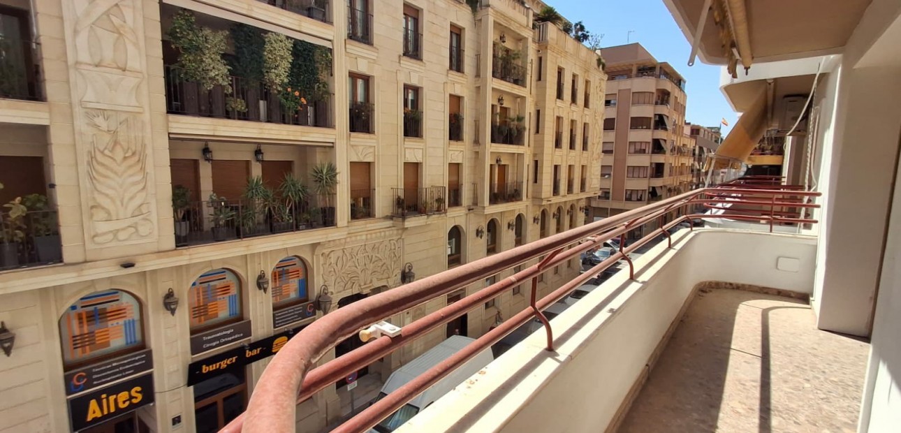Venta - Apartamento / piso -
Orihuela - Zona Centro