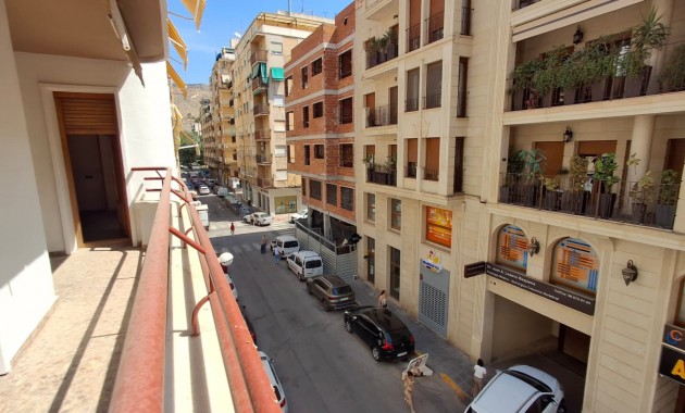 Venta - Apartamento / piso -
Orihuela - Zona Centro
