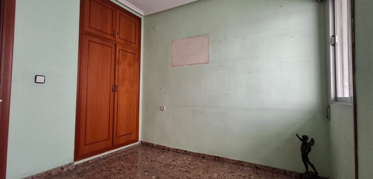 Venta - Apartamento / piso -
Orihuela - Zona Centro