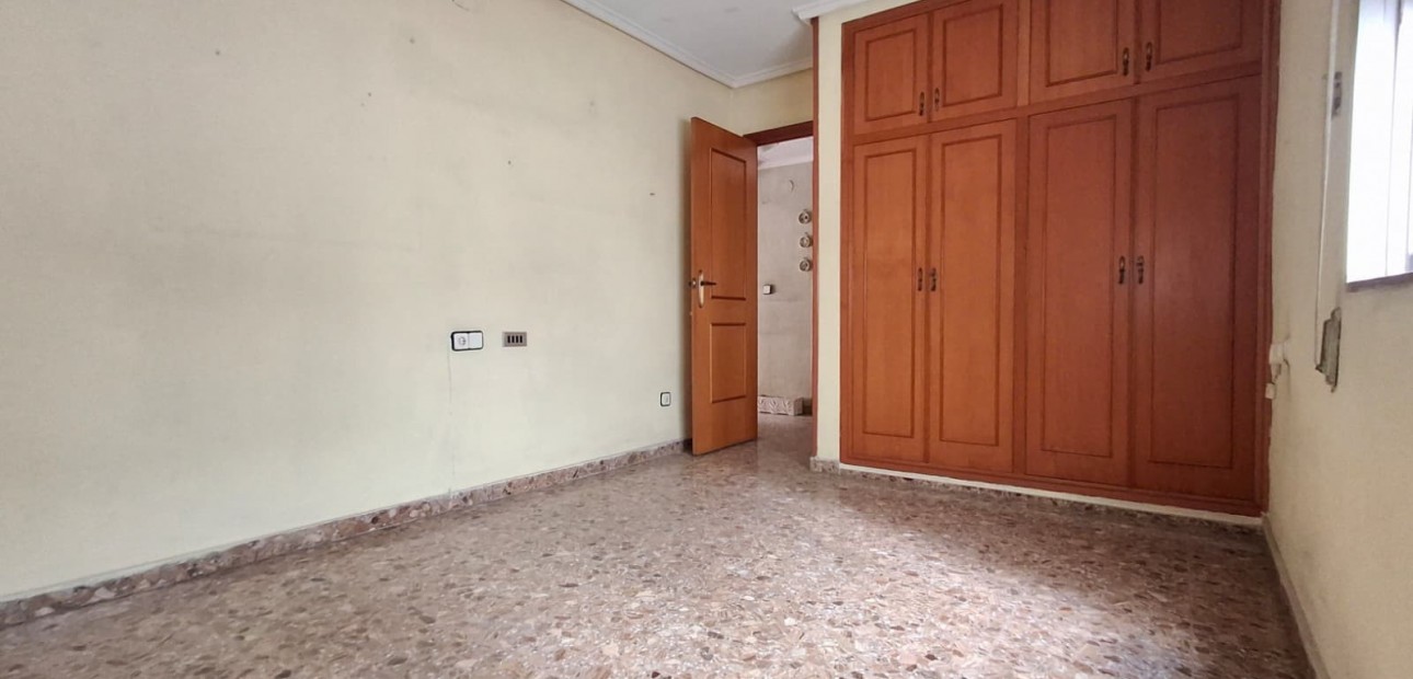 Venta - Apartamento / piso -
Orihuela - Zona Centro