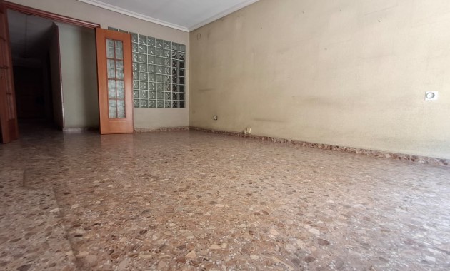Venta - Apartamento / piso -
Orihuela - Zona Centro