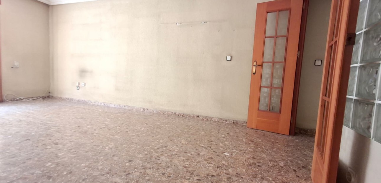 Venta - Apartamento / piso -
Orihuela - Zona Centro