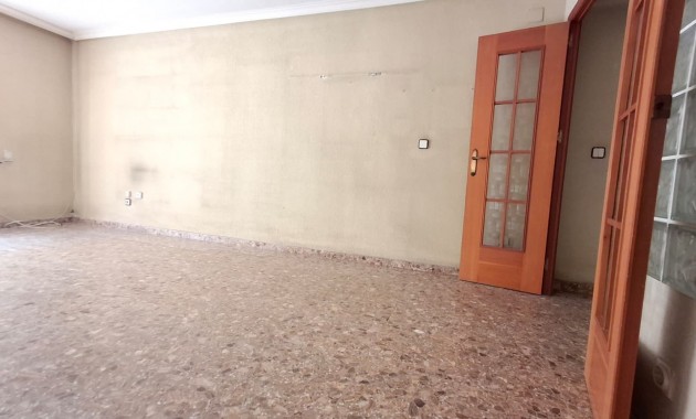 Venta - Apartamento / piso -
Orihuela - Zona Centro