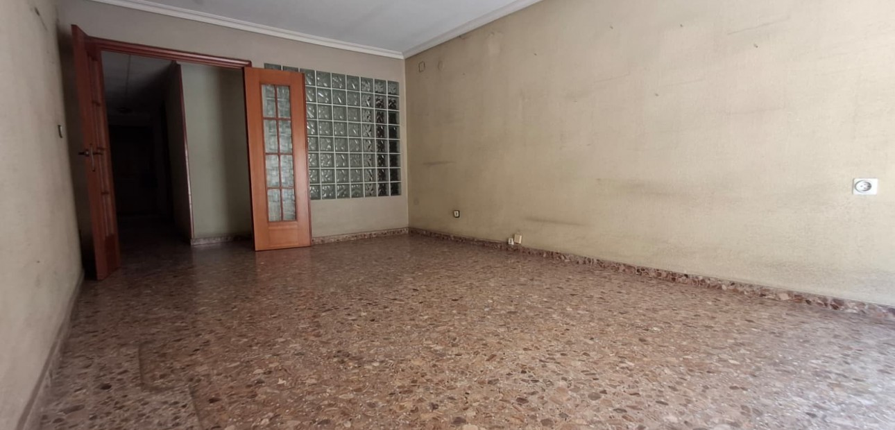 Venta - Apartamento / piso -
Orihuela - Zona Centro