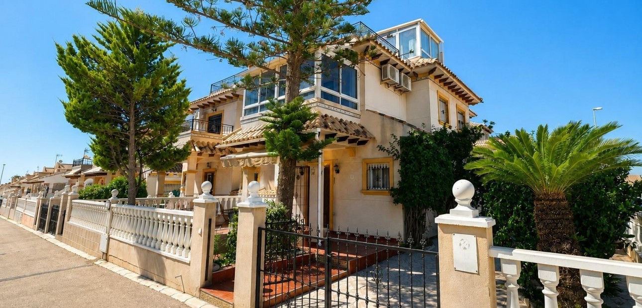 Venta - Villa -
Orihuela Costa - La Regia