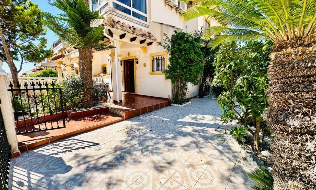 Venta - Villa -
Orihuela Costa - La Regia
