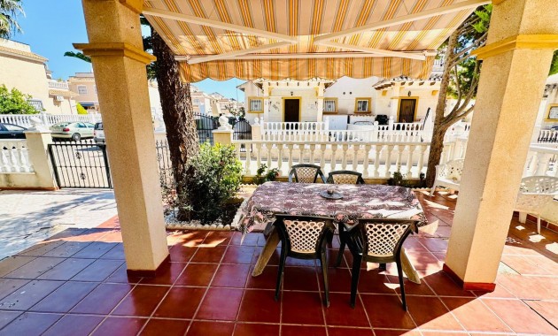 Venta - Villa -
Orihuela Costa - La Regia