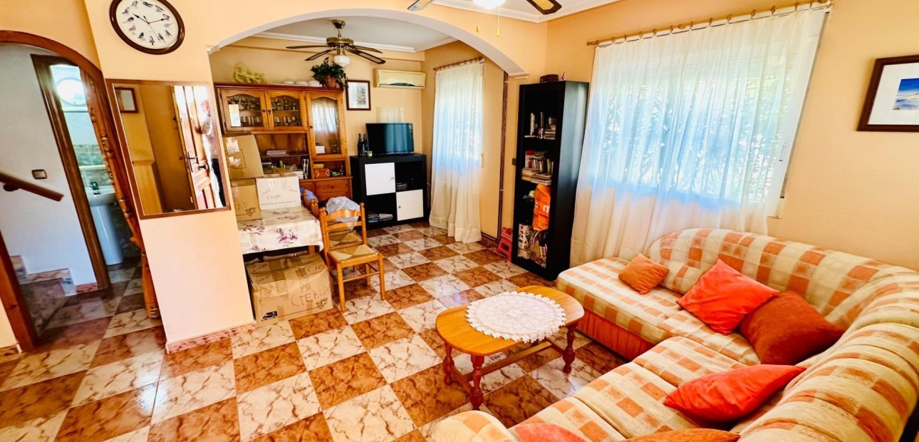 Venta - Villa -
Orihuela Costa - La Regia