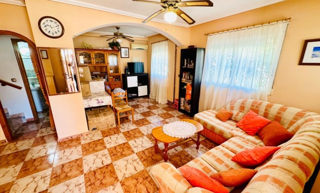 Venta - Villa -
Orihuela Costa - La Regia