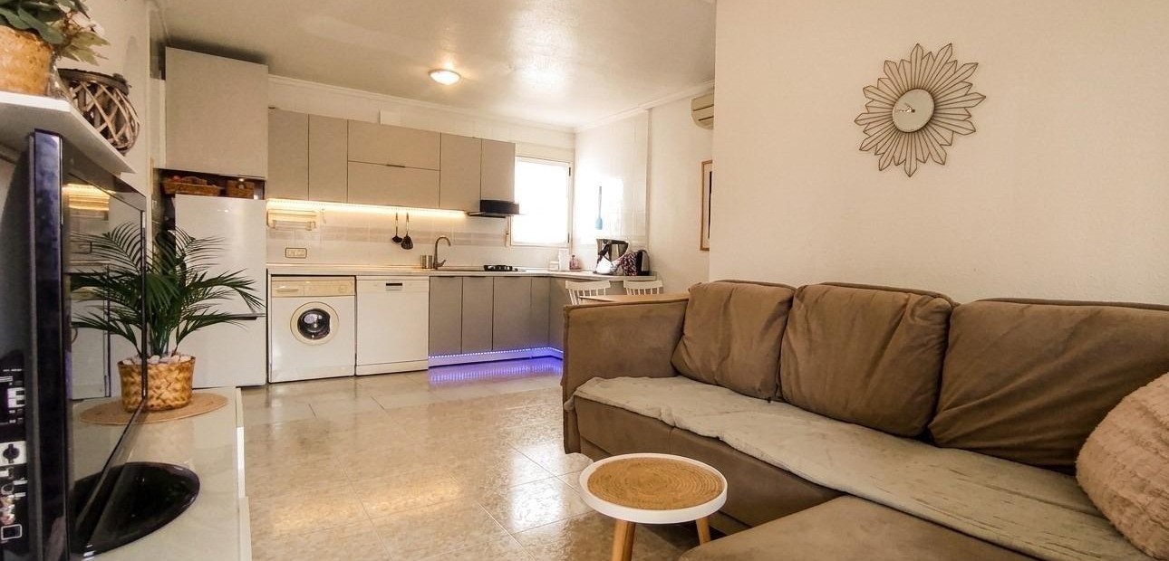 Sale - Bungalow -
Torrevieja - Los balcones