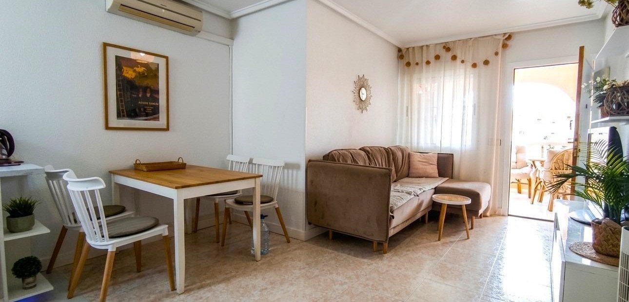 Sale - Bungalow -
Torrevieja - Los balcones