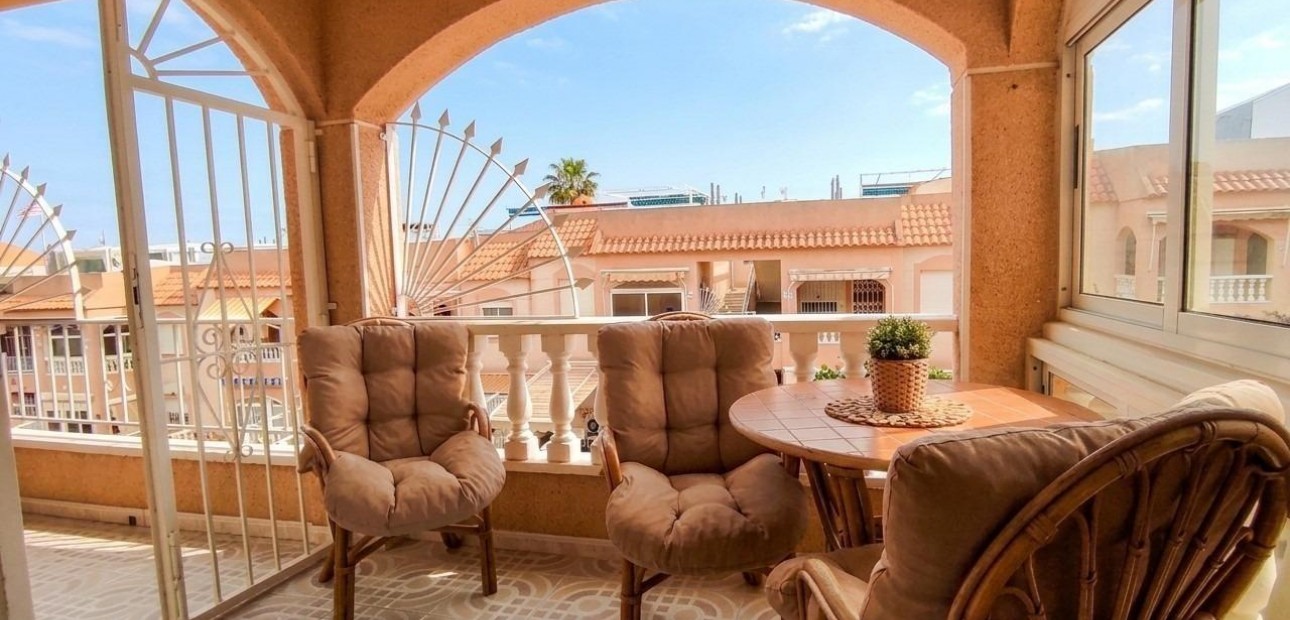 Sale - Bungalow -
Torrevieja - Los balcones